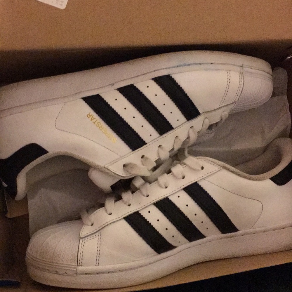 Gym shoes
